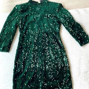 Backless green sequin 3/4 quarter sleeve party dress!